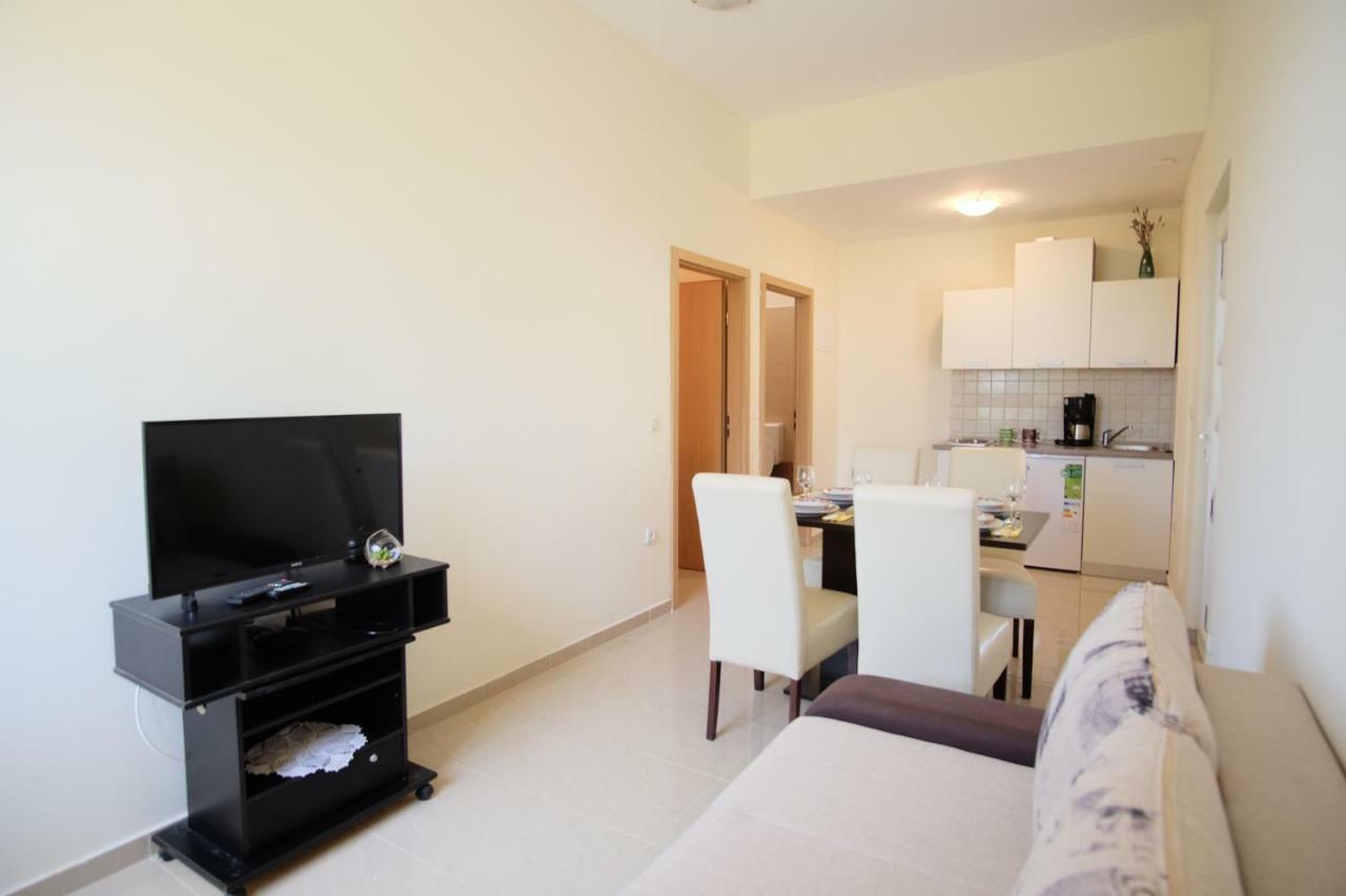 Apartmani Viktorija Vrana  Exterior foto