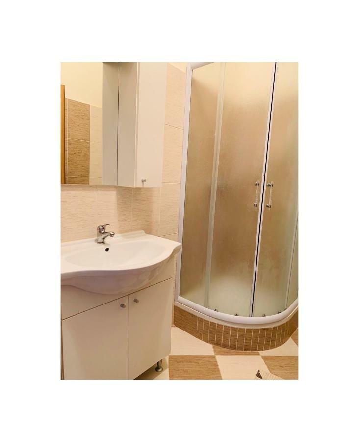 Apartmani Viktorija Vrana  Exterior foto